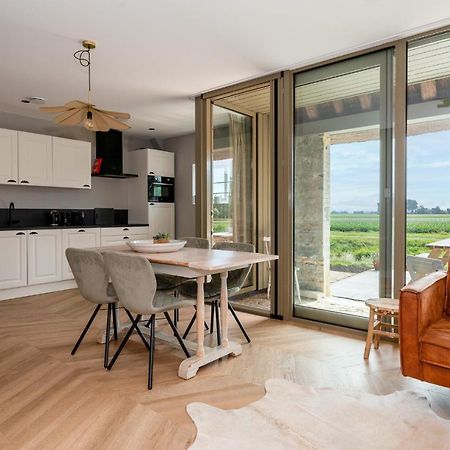 Appartement De Dageraad In Monumentale Boerderij Kimswerd Екстериор снимка