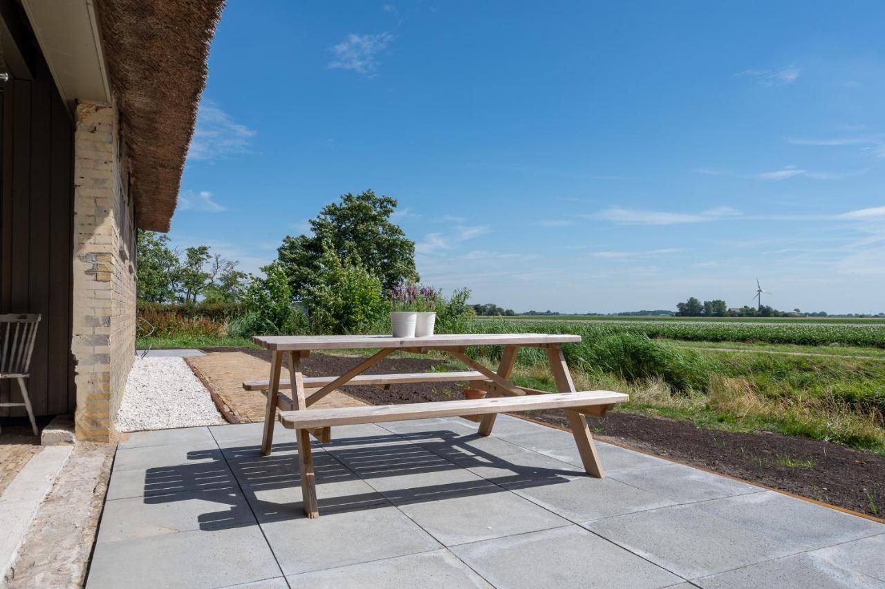 Appartement De Dageraad In Monumentale Boerderij Kimswerd Екстериор снимка