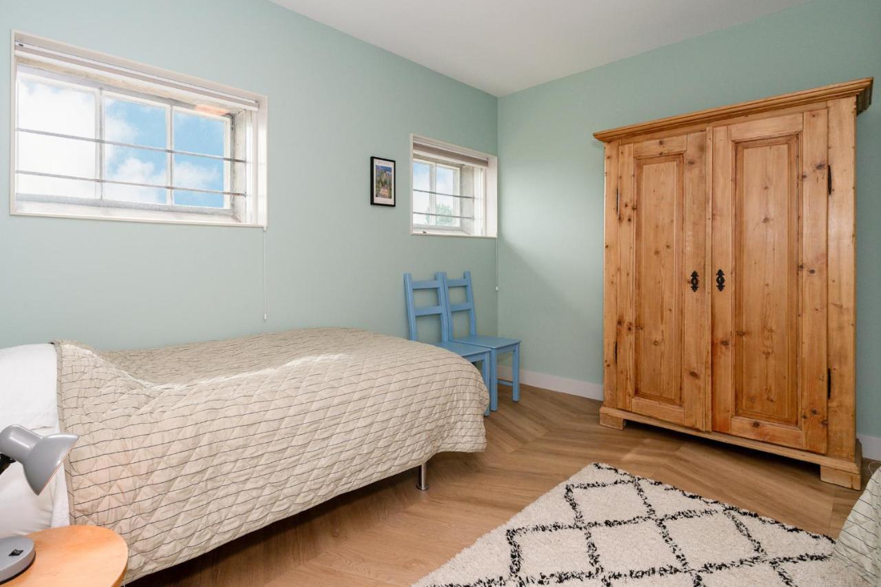 Appartement De Dageraad In Monumentale Boerderij Kimswerd Екстериор снимка