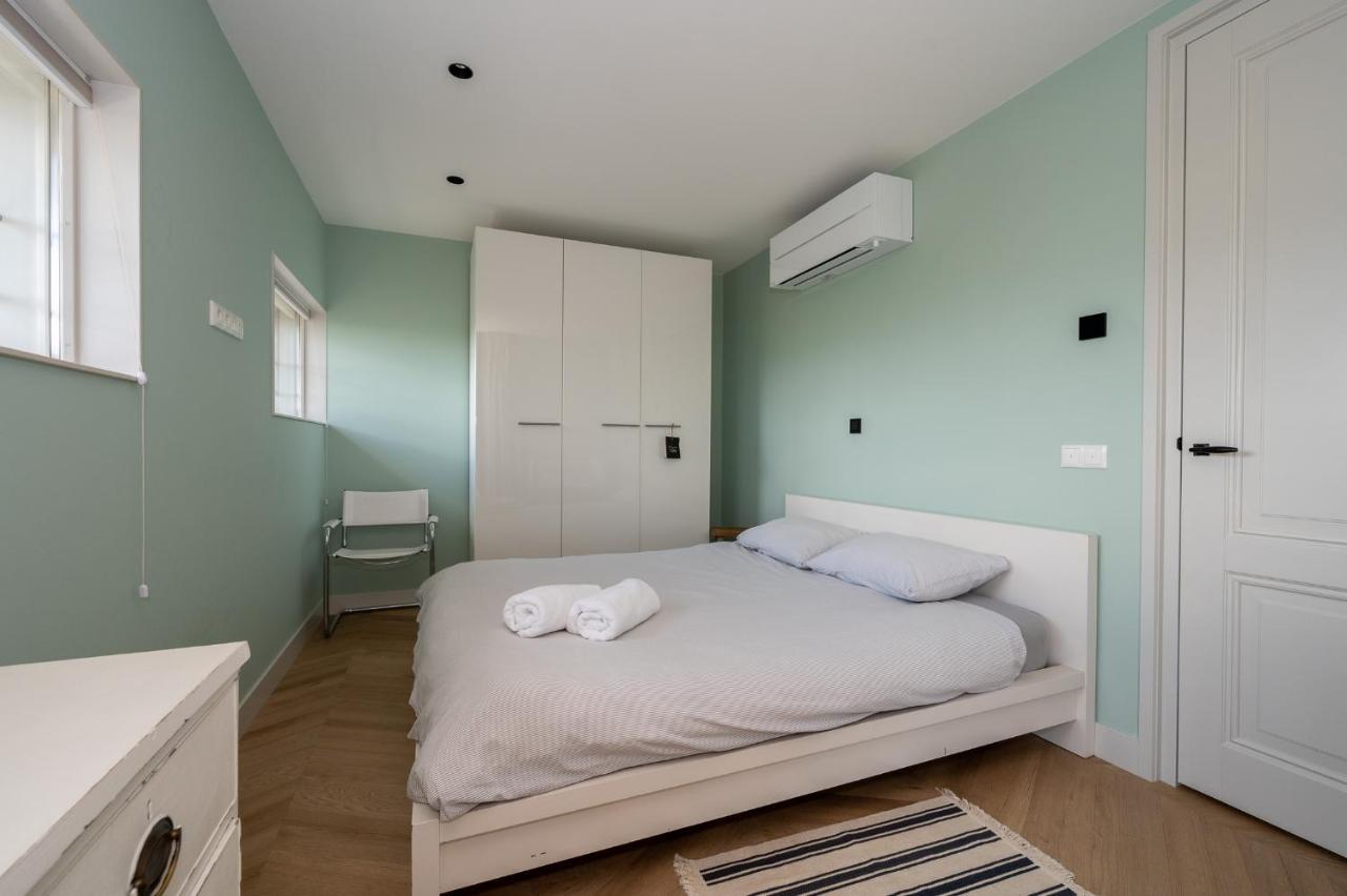 Appartement De Dageraad In Monumentale Boerderij Kimswerd Екстериор снимка