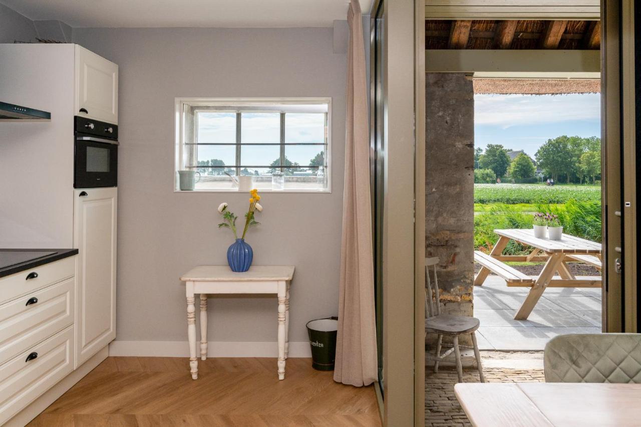 Appartement De Dageraad In Monumentale Boerderij Kimswerd Екстериор снимка